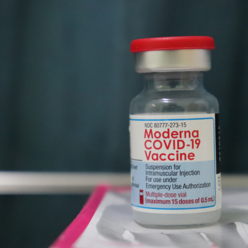 iPhone 14 Crash Detection Feature Saves Driver's Life in Terrifying 400